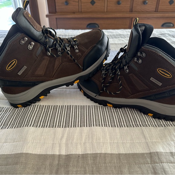 Men’s Skechers Hiking boots - Picture 2 of 7